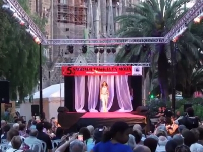 Video de la desfilada Sagrada Familia és Moda